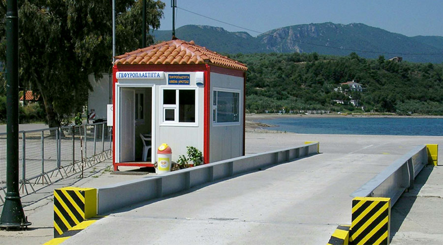 ηλεκτρονική γεφυροπλάστιγγα υπέργεια μικτού τύπου, χωρίς θεμελείωση με 8 δυναμοκυψέλες, από την εταιρία συστημάτων ζύγισης ΑΛΕΞΙΟΥ ΑΒΕΕ, Αθήνα